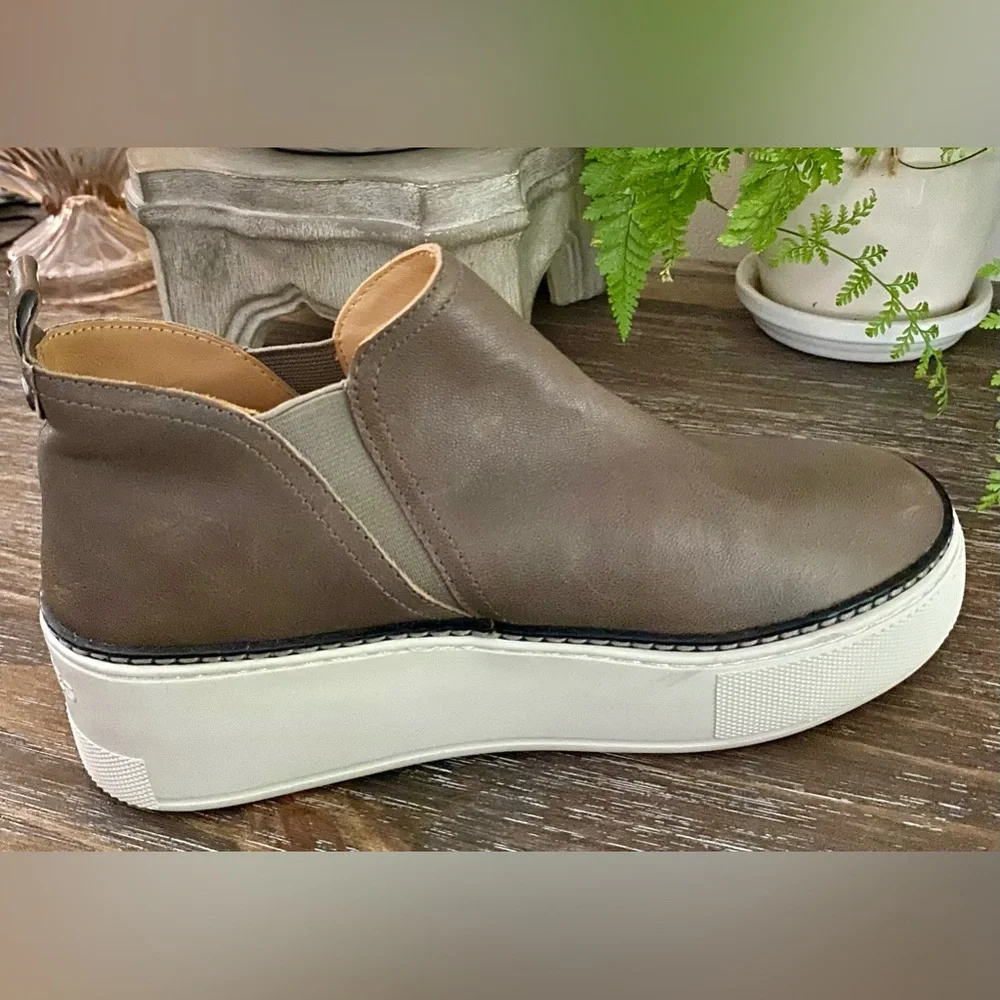 J/Slides Mika‎ Women’s 6.5 Platform Leather Slip On Sneaker Boot Bronze / Brown